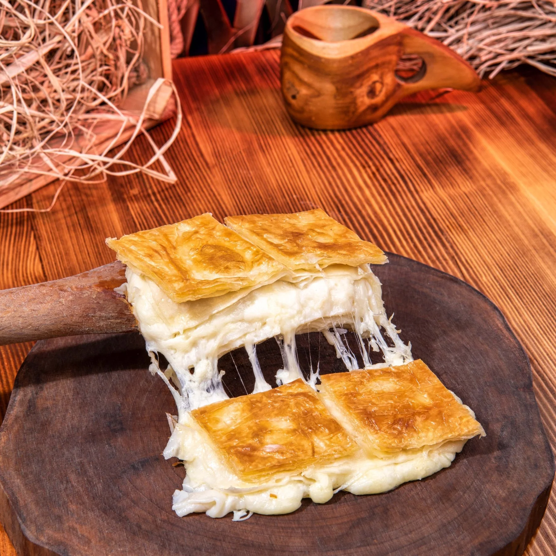 Tereyağlı Peynirli Su Böreği